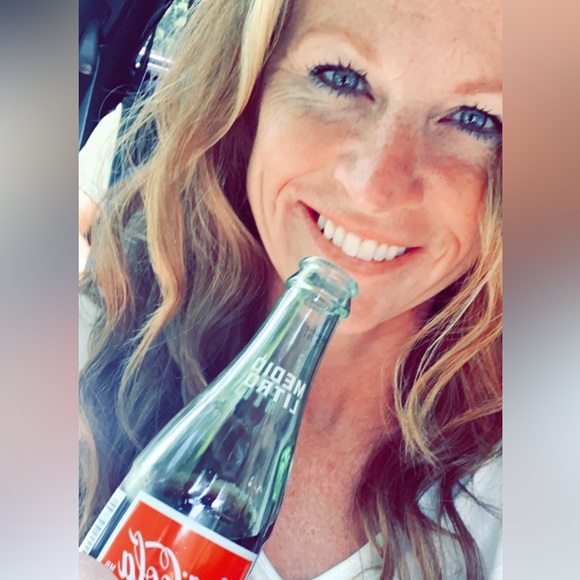 Meet your Posher, Michelle - Picture 1 of 4